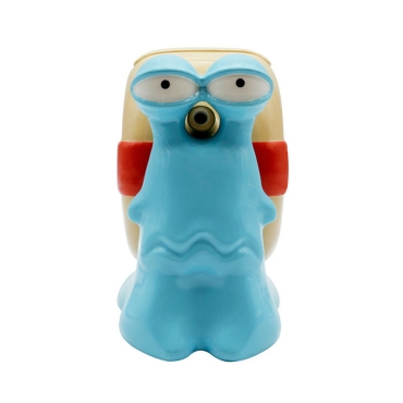 Close-up of the snail’s face and expressive eyes