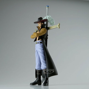 One Piece The Grandline Series Dracule Mihawk figure 17cm