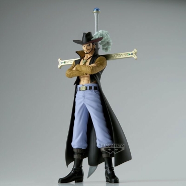 One Piece The Grandline Series Dracule Mihawk figure 17cm