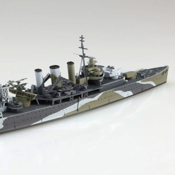 Model Kit Модел за Сглобяване - Royal Navy Heavy Cruiser Kent 1/700