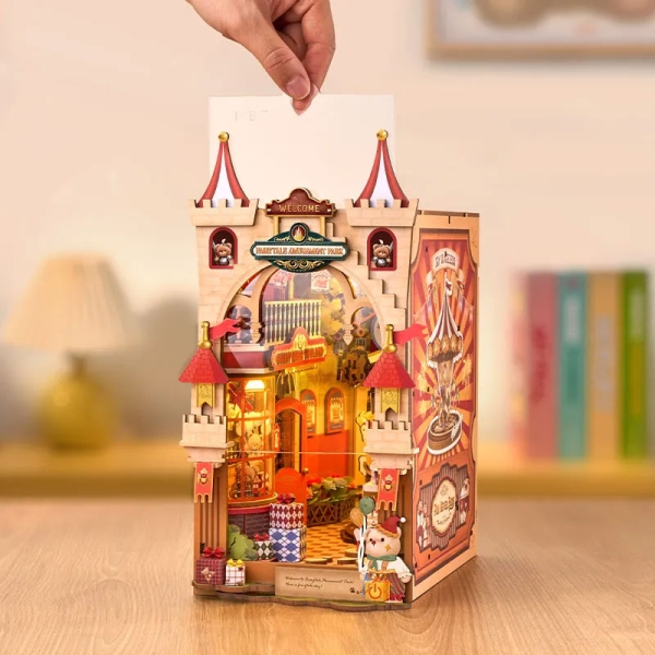 Robotime DIY Модел за Сглобяване - Fairytale Amusement Park