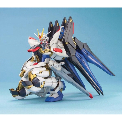 (MG) Gundam Model Kit Екшън Фигурка - Gundam Strike Freedom 1/100