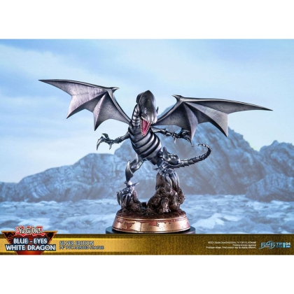 PRE-ORDER: Yu-Gi-Oh! Duel Monsters Голяма Колекционерска Фигурка - Blue-Eyes White Dragon