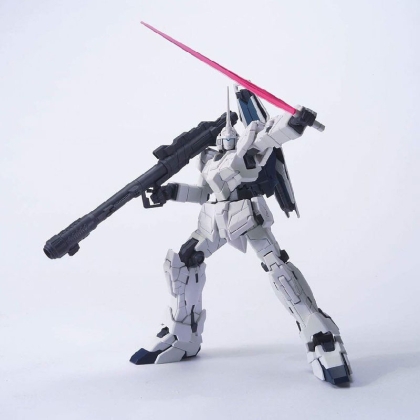 (HGUC) Gundam Model Kit Екшън Фигурка - RX-0 Unicorn Gundam (Unicorn Mode) 1/144