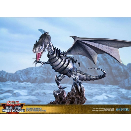 Yu-Gi-Oh! Duel Monsters Голяма Колекционерска Фигурка - Blue-Eyes White Dragon
