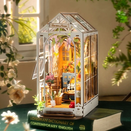 Robotime DIY Модел за Сглобяване - Garden House 