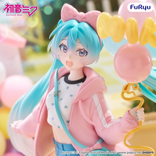 PRE-ORDER: Hatsune Miku Muchute PVC Figure - Theme Park Date Version 19 cm