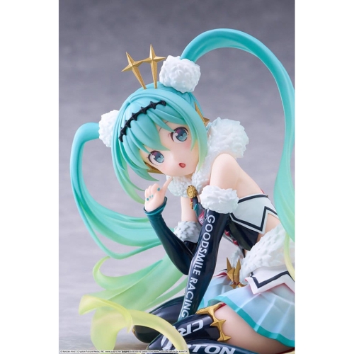 PRE-ORDER: Hatsune Miku Taito Kuji Колекционерска Фигурка - Racing Miku 2018 Ver. Round 8