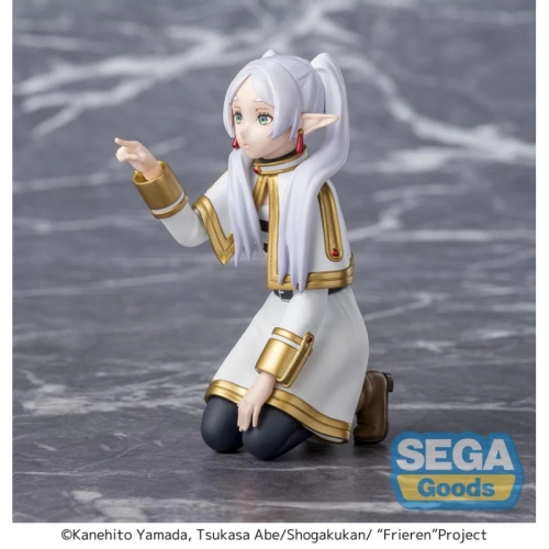 Frieren: Beyond Journey's End PM Perching Figure - Frieren Poking Something